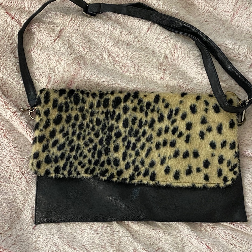 Elegant Leopard Print and Black Clutch